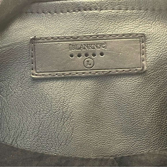 Open drape style blackish jacket. - Picture 5 of 7